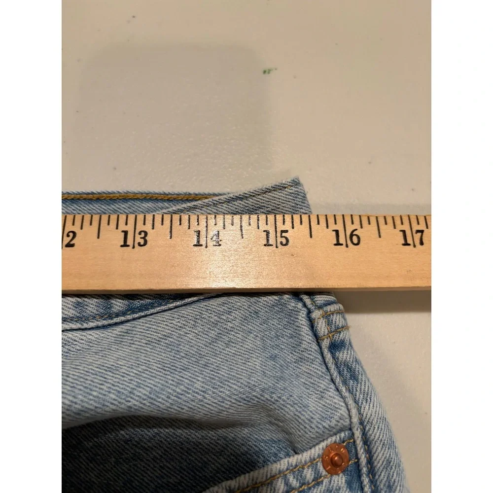 Levis Premium Wedgie Straight Jeans Light Wash Button Fly Denim Size 30